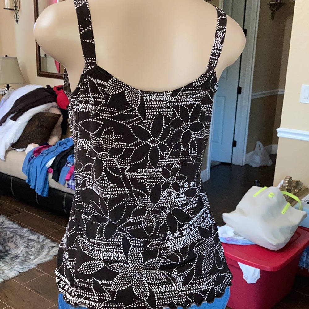 Women’s top - Picture 3 of 5